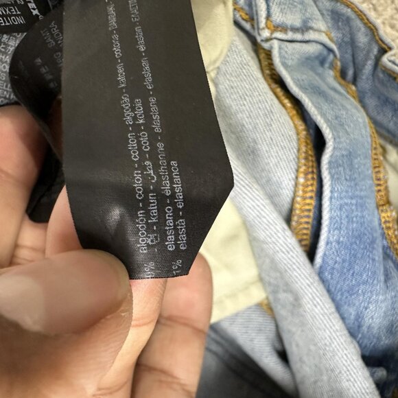 Zara Jeans Womens 10 Light Wash The Dreed Flare Raw Hem Distressed Denim Cropped - Picture 9 of 9